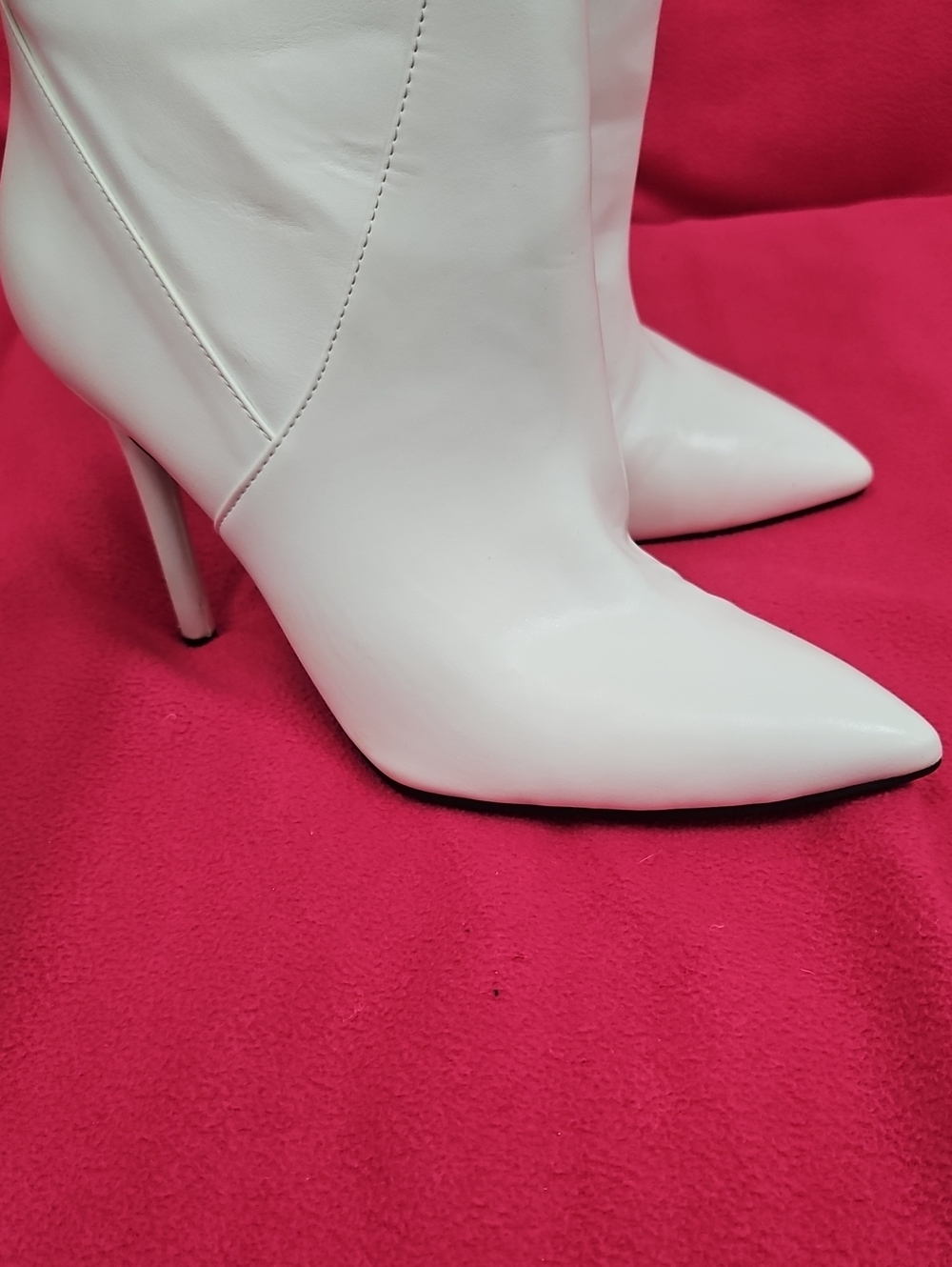 Jessica Simpson White Pointed Stiletto Knee Boots